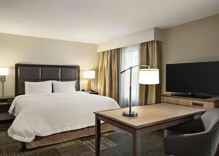 Hampton Inn & Suites Minooka